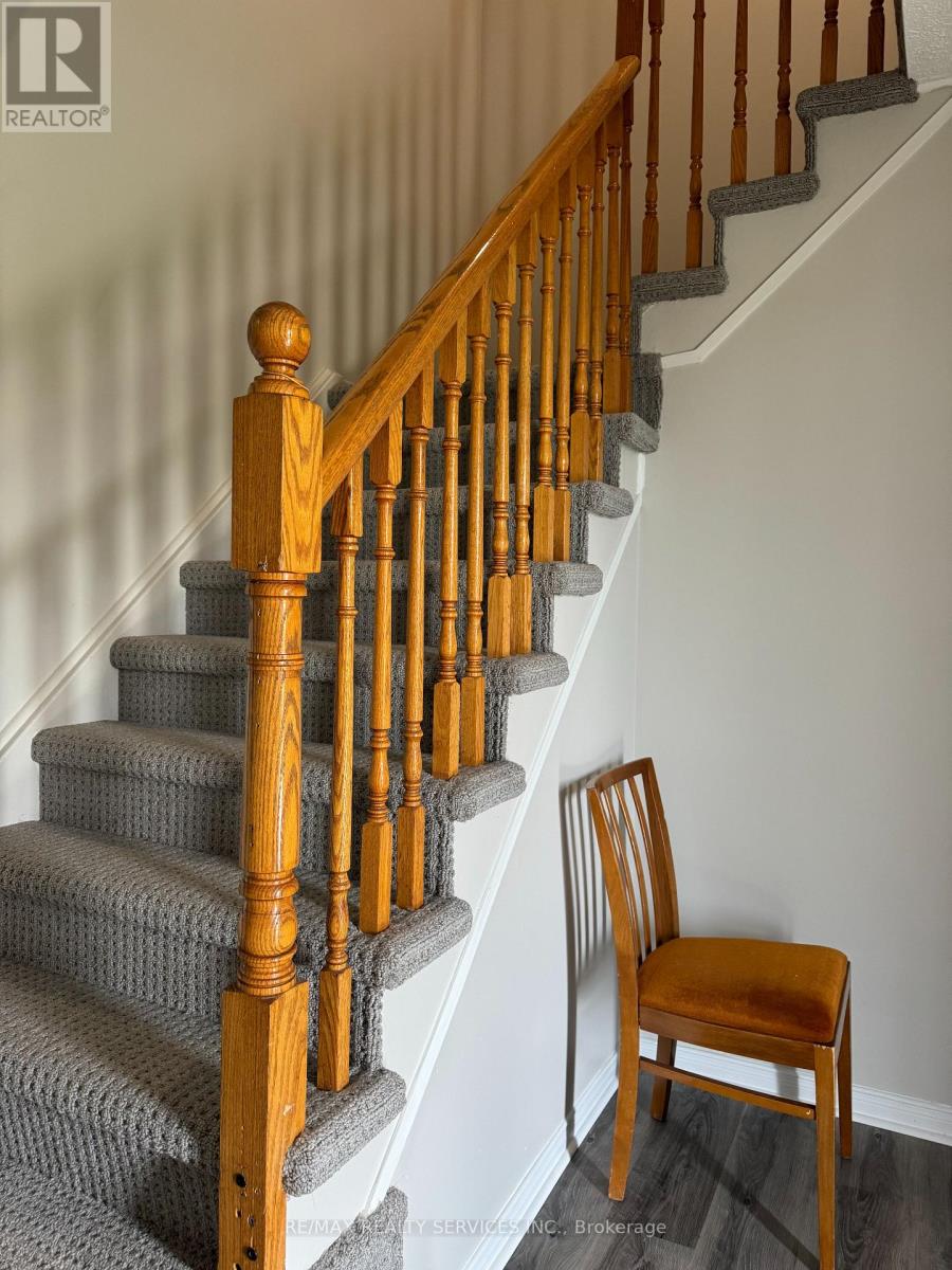 Photo 7 of 2 Wildercroft Avenue, Brampton ON