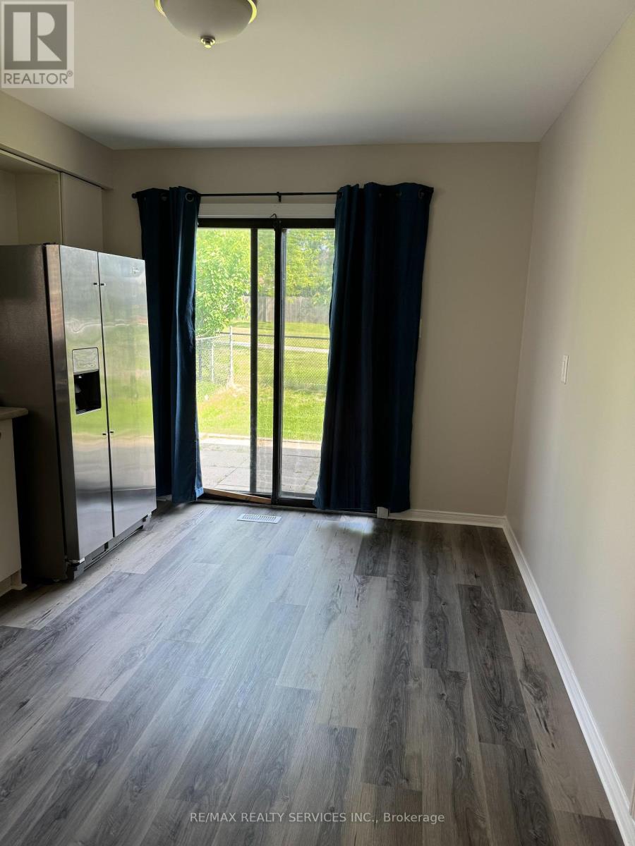 Photo 3 of 2 Wildercroft Avenue, Brampton ON
