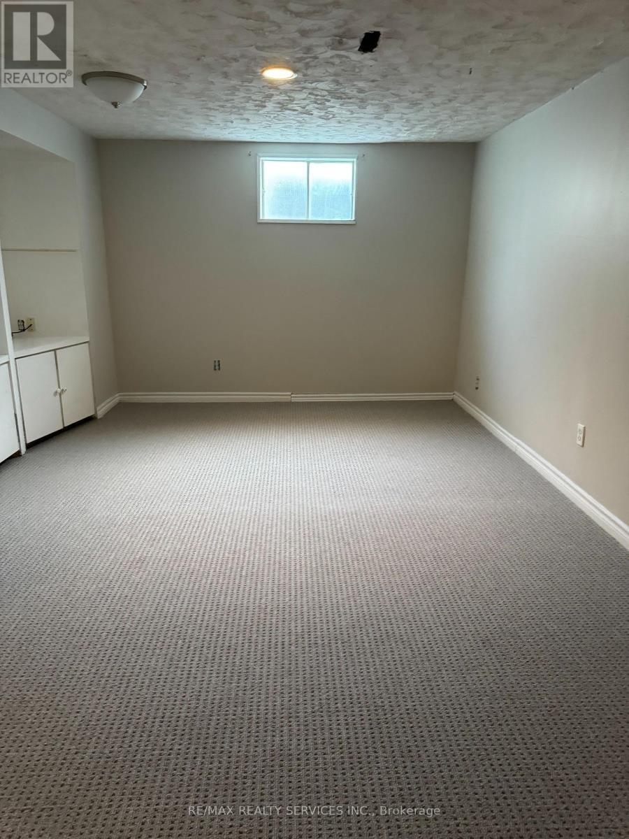 Photo 13 of 2 Wildercroft Avenue, Brampton ON
