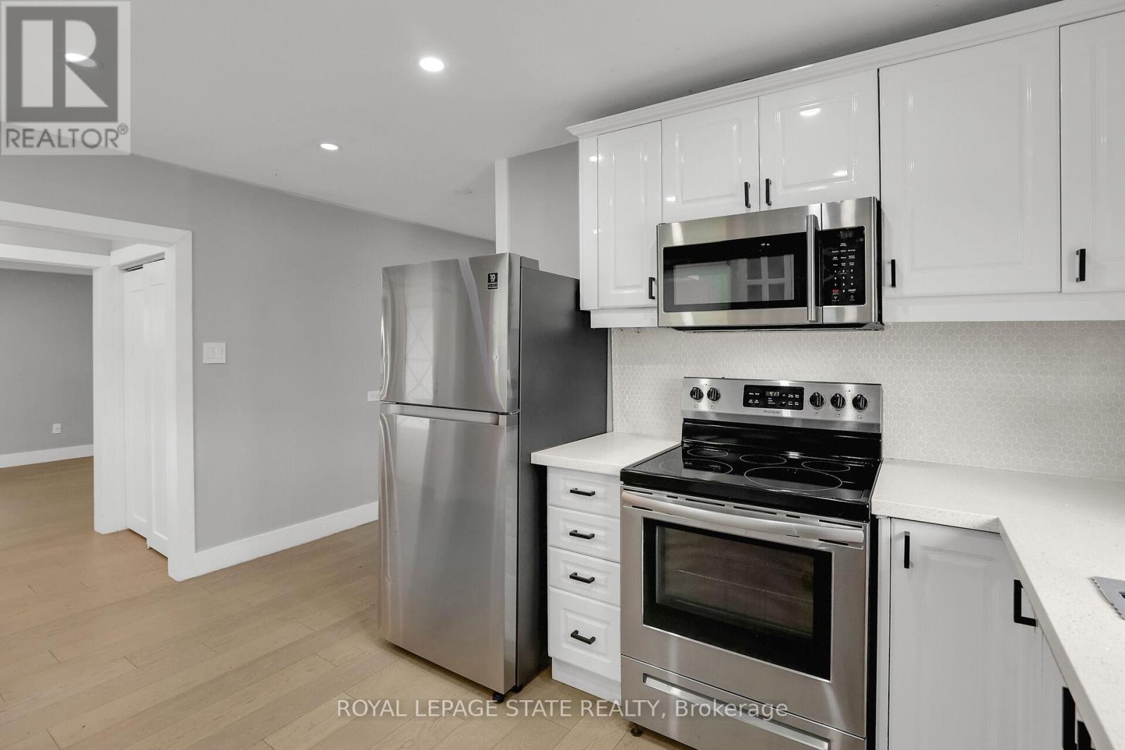 Photo 10 of 6 Lincoln Avenue, Grimsby ON