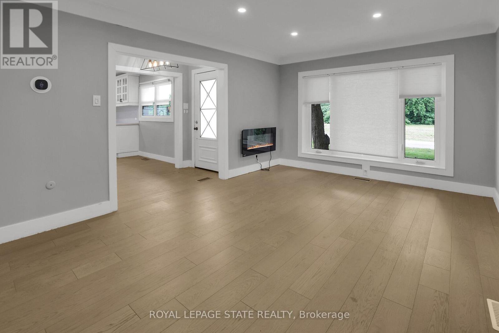 Photo 14 of 6 Lincoln Avenue, Grimsby ON