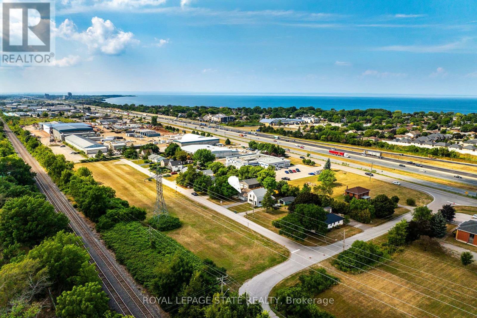 Photo 43 of 6 Lincoln Avenue, Grimsby ON