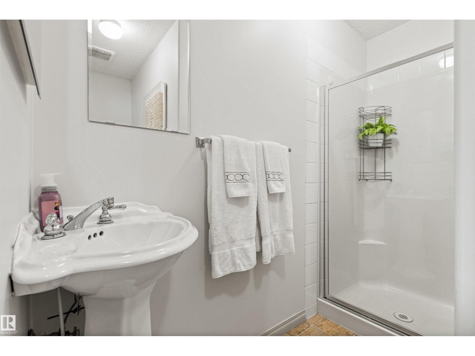 Photo 35 of 36 330 Galbraith Cl Nw, Edmonton AB