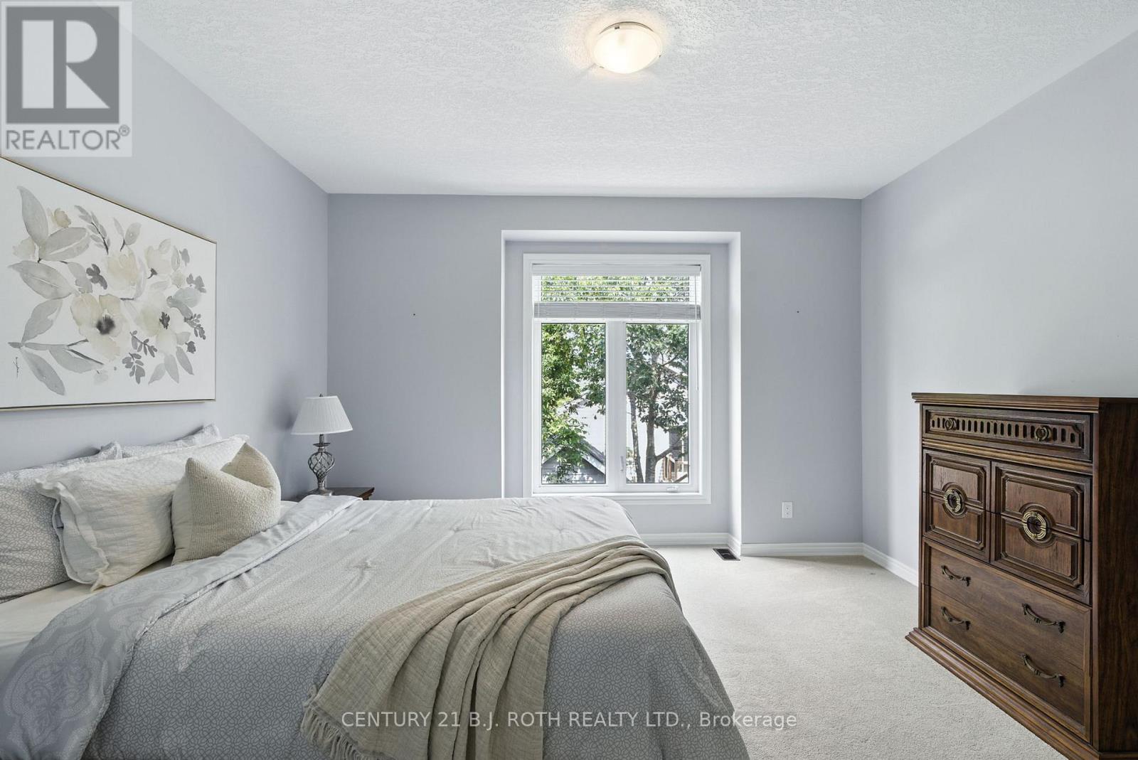 Photo 13 of 8 Canterbury Circle, Orillia ON