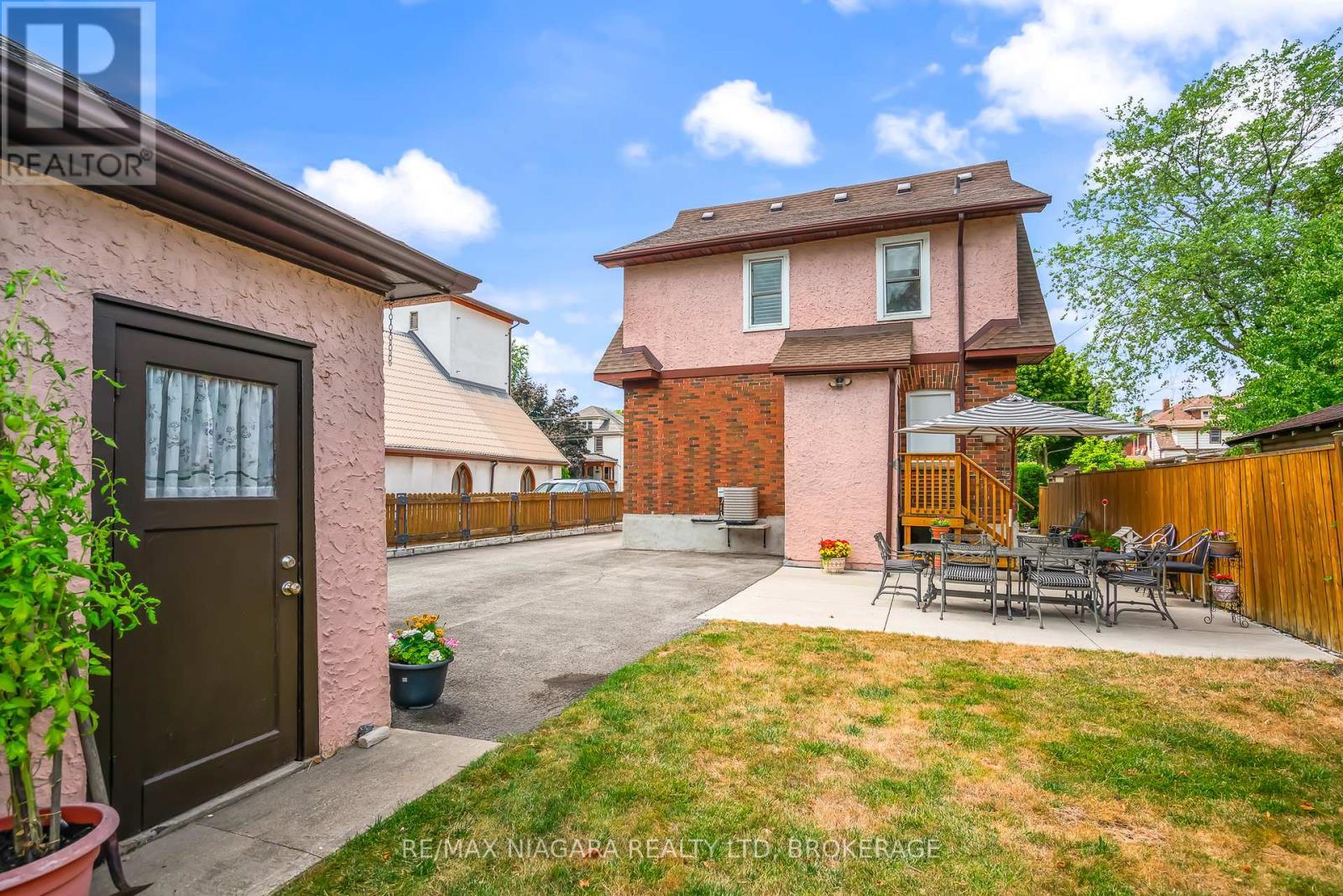 Photo 12 of 4534 Fourth Avenue, Niagara Falls ON