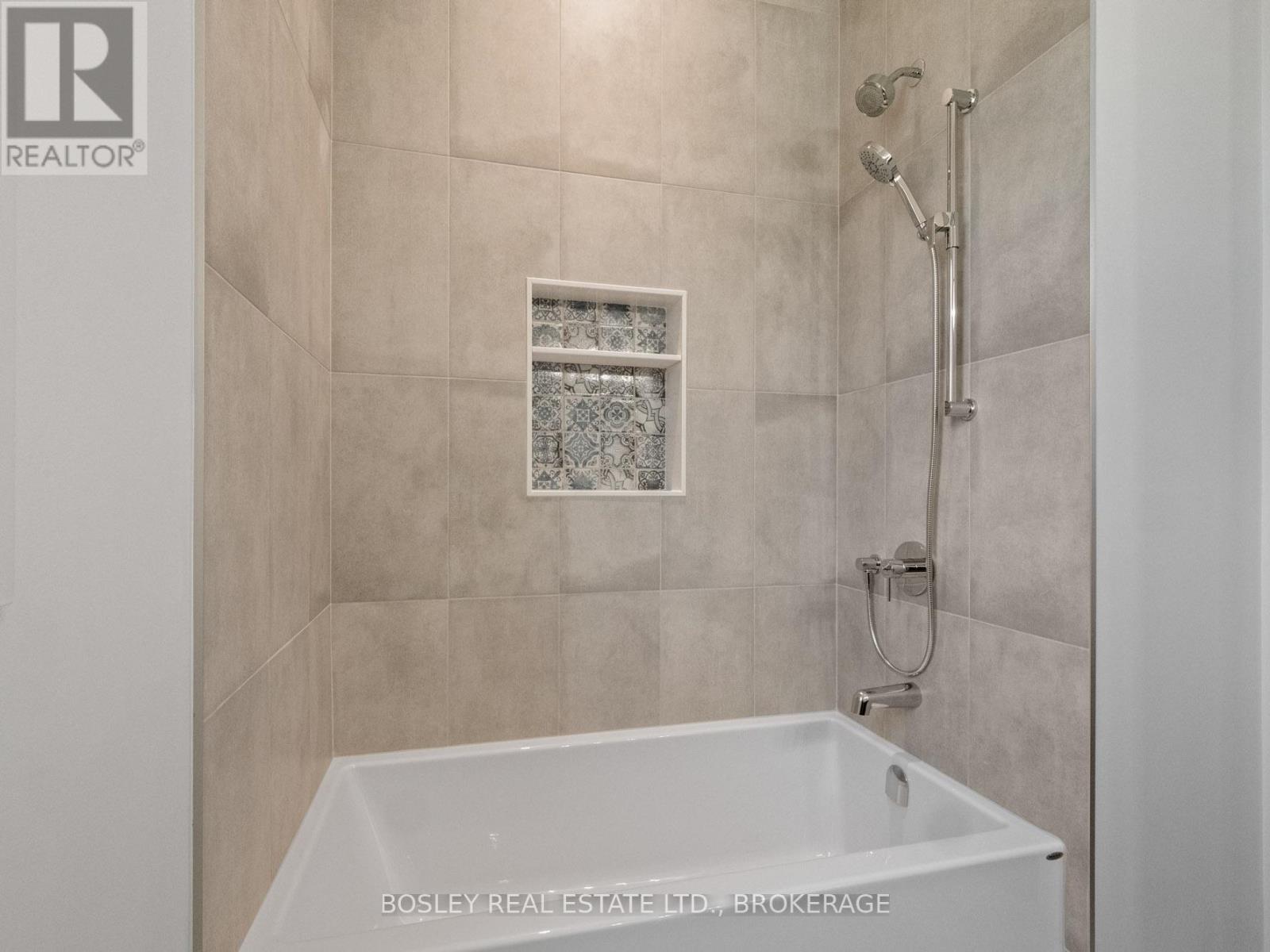 Photo 14 of 9 Oakley Drive, Niagaraonthelake ON