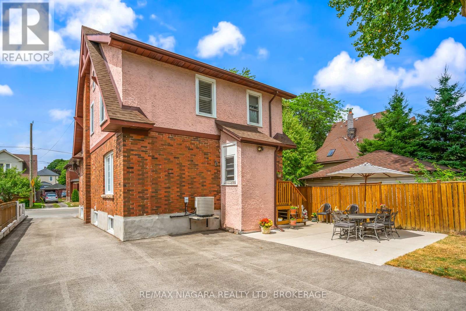 Photo 13 of 4534 Fourth Avenue, Niagara Falls ON