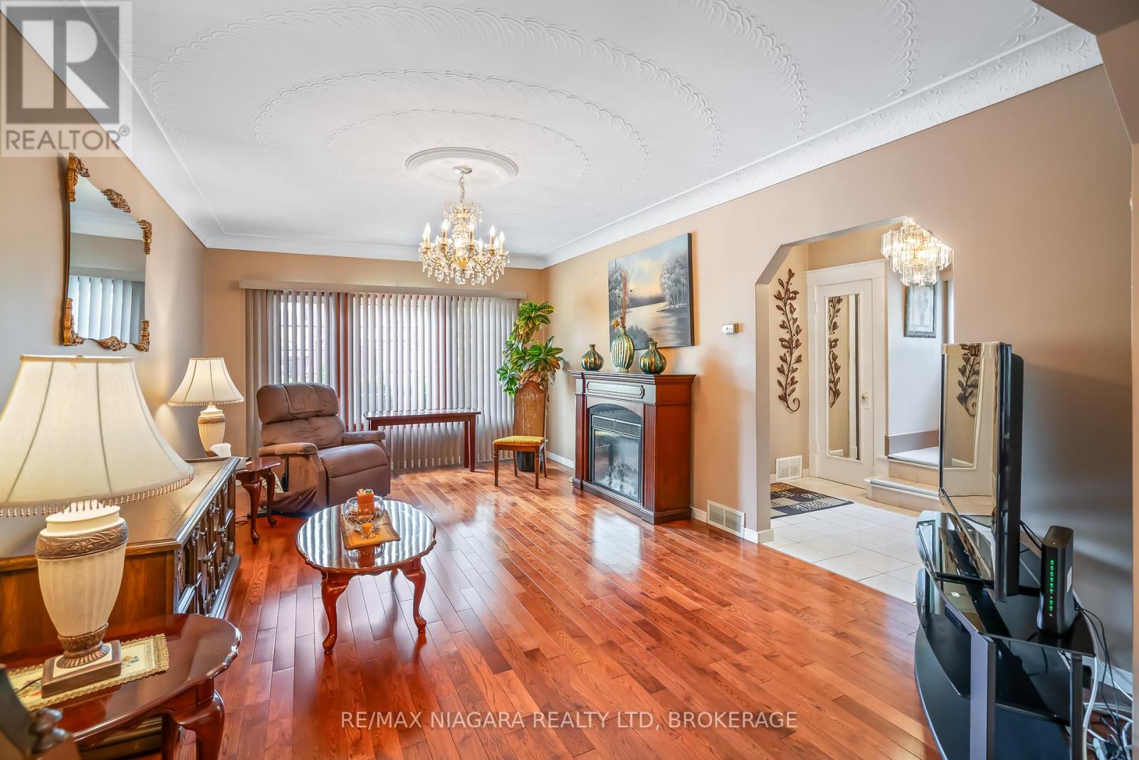 Photo 18 of 4534 Fourth Avenue, Niagara Falls ON