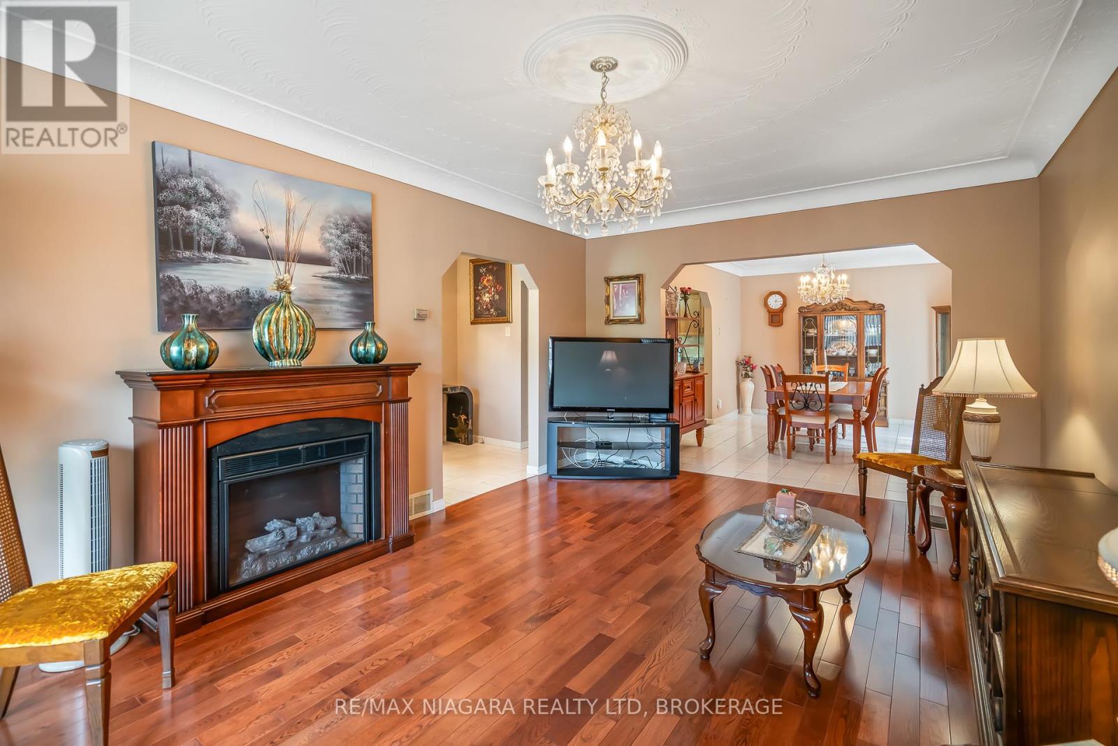 Photo 19 of 4534 Fourth Avenue, Niagara Falls ON
