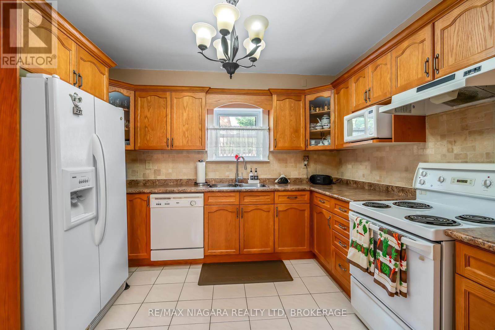 Photo 23 of 4534 Fourth Avenue, Niagara Falls ON