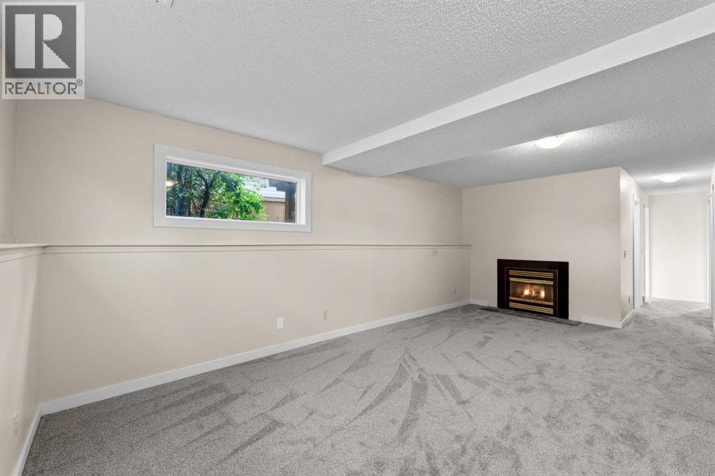 Single Family House Bi-level for Sale in  Laguna Way NE Monterey Park Calgary 