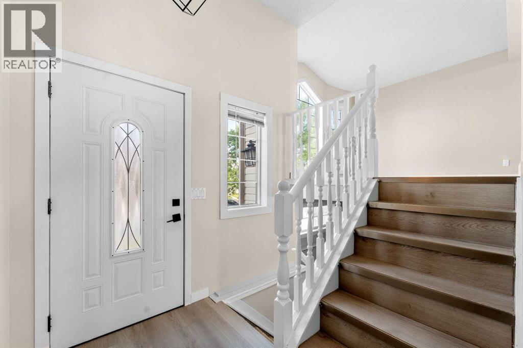 Single Family House Bi-level for Sale in  Laguna Way NE Monterey Park Calgary 