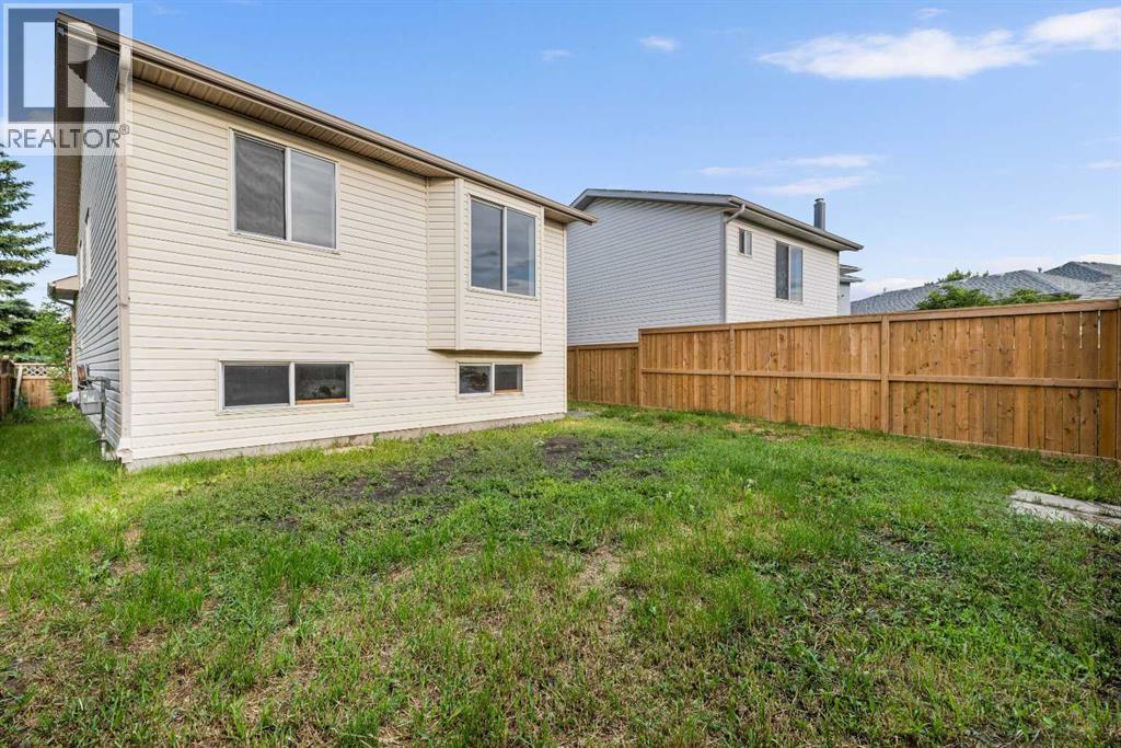 Single Family House Bi-level for Sale in  Laguna Way NE Monterey Park Calgary 
