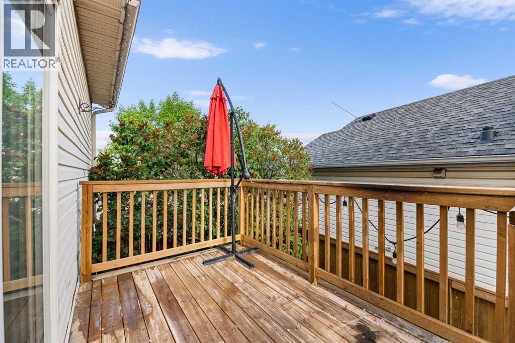 Single Family House Bi-level for Sale in  Laguna Way NE Monterey Park Calgary 