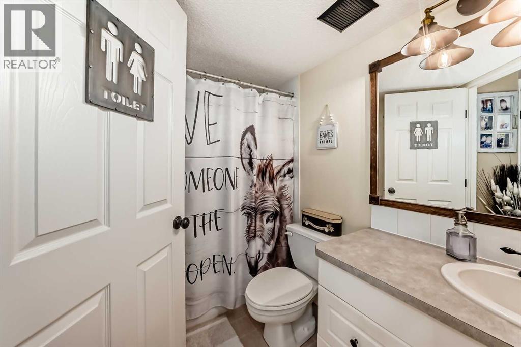 Single Family House for Sale in   Hunterview Drive NW Huntington Hills Calgary 