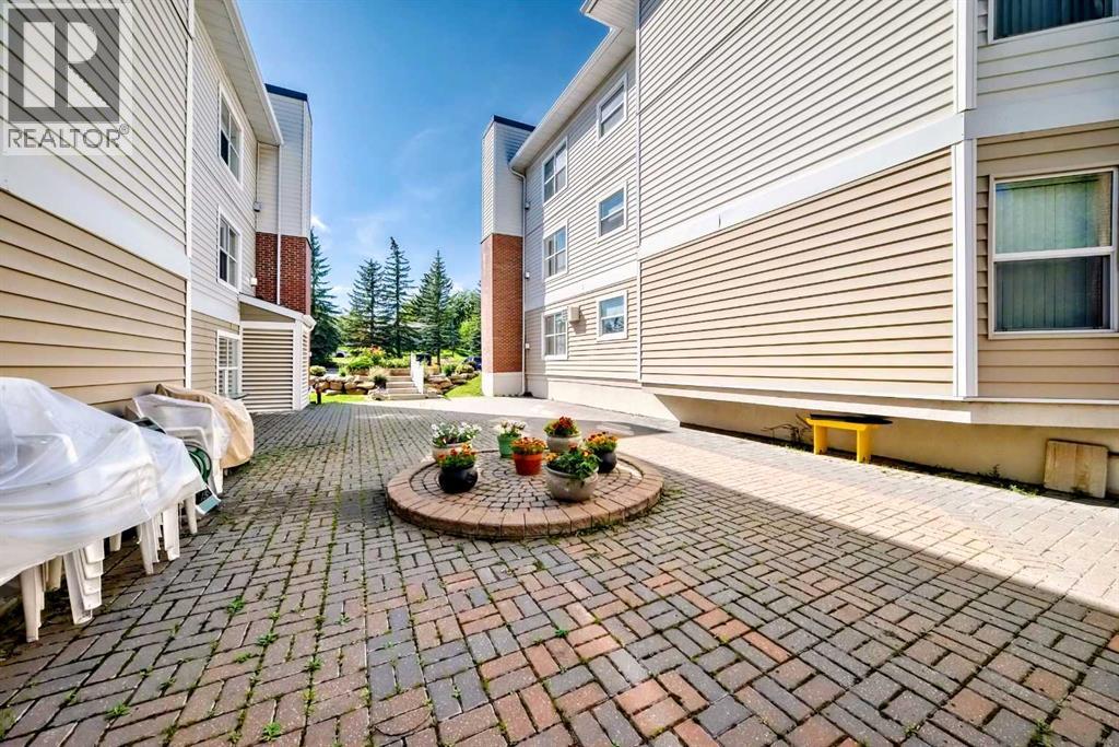 Single Family House for Sale in   Hunterview Drive NW Huntington Hills Calgary 
