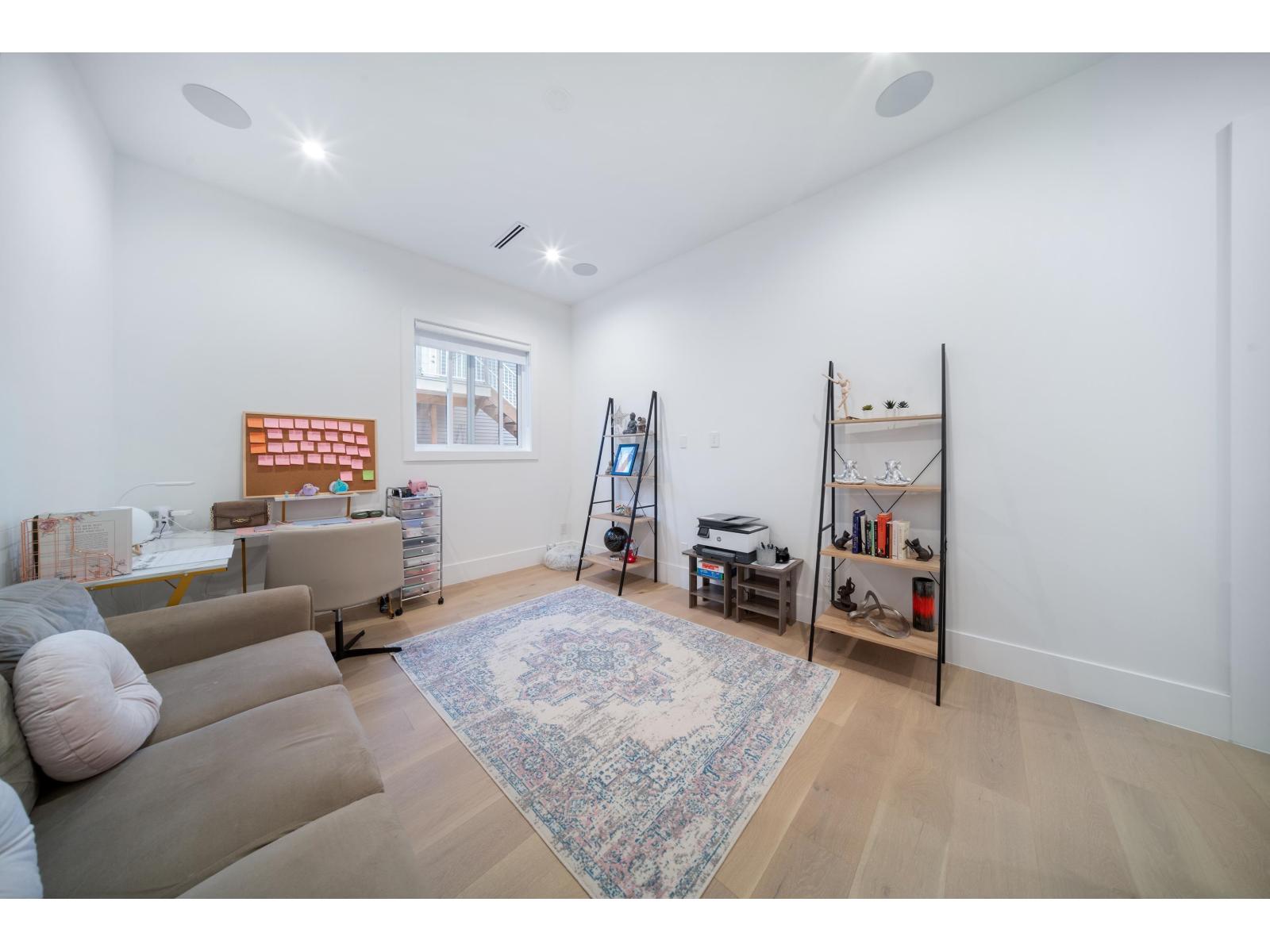Photo 13 of 14022 20 A Avenue, Surrey BC