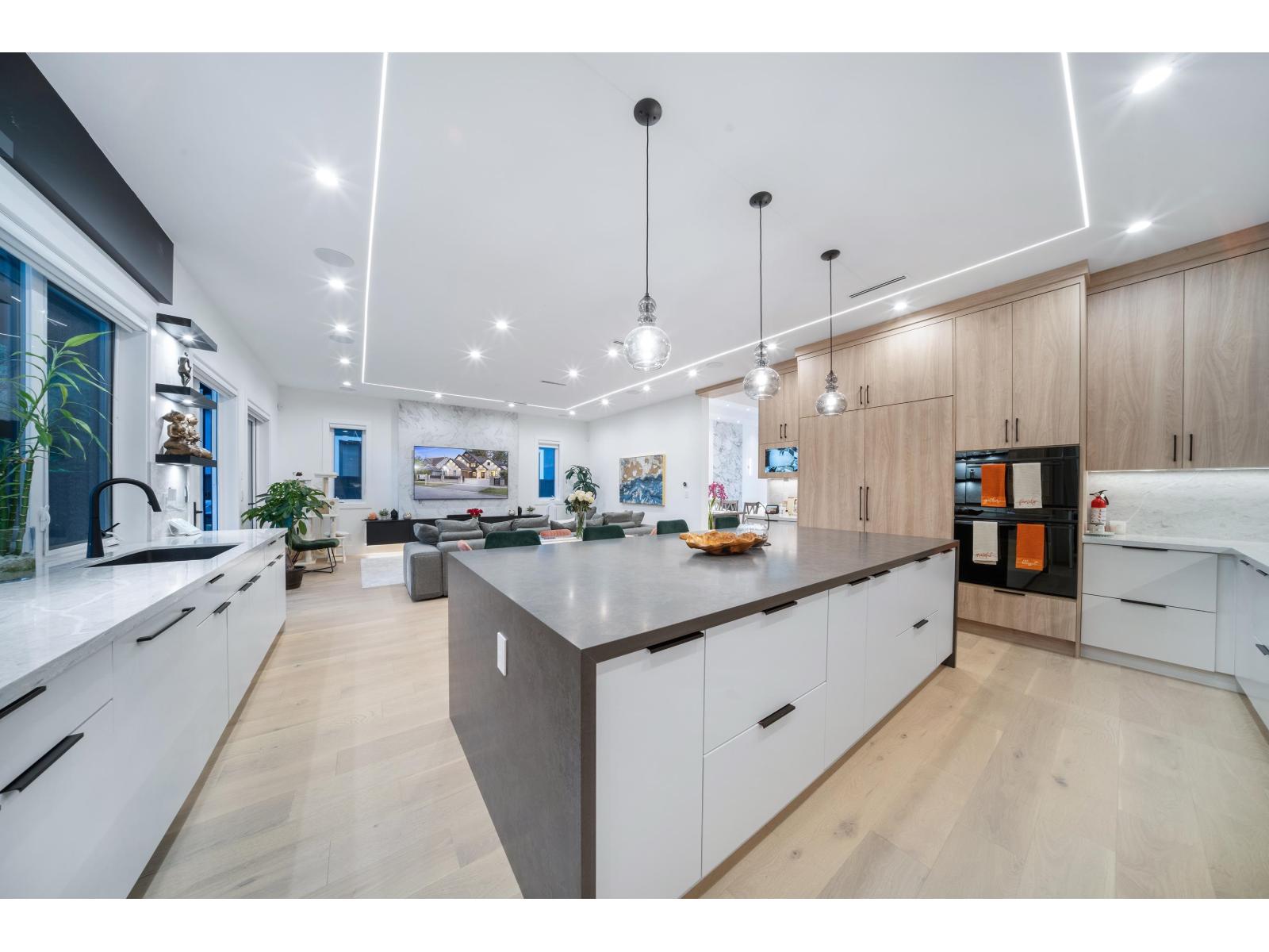 Photo 6 of 14022 20 A Avenue, Surrey BC