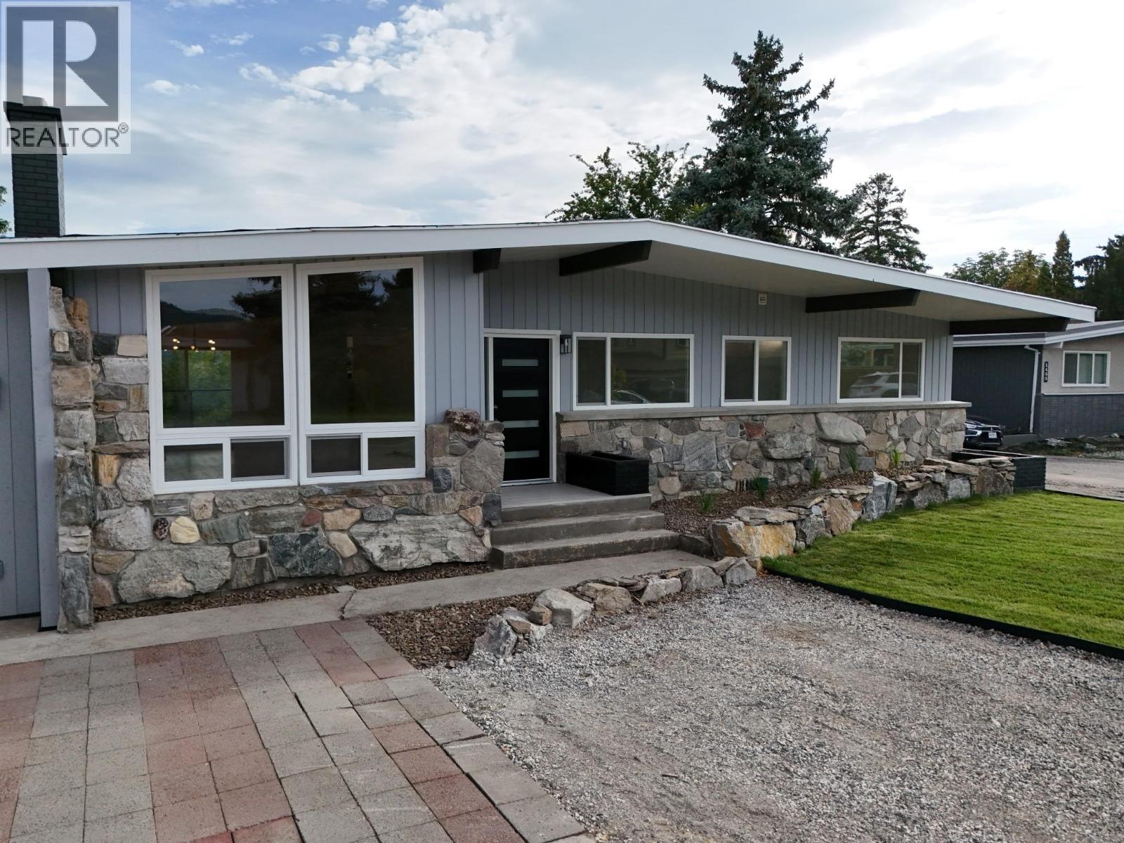 Photo 12 of 1457 Alta Vista Road, Kelowna BC