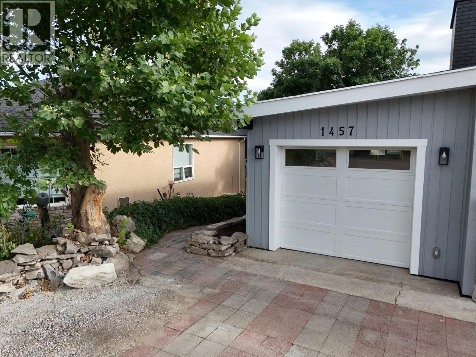 Photo 13 of 1457 Alta Vista Road, Kelowna BC