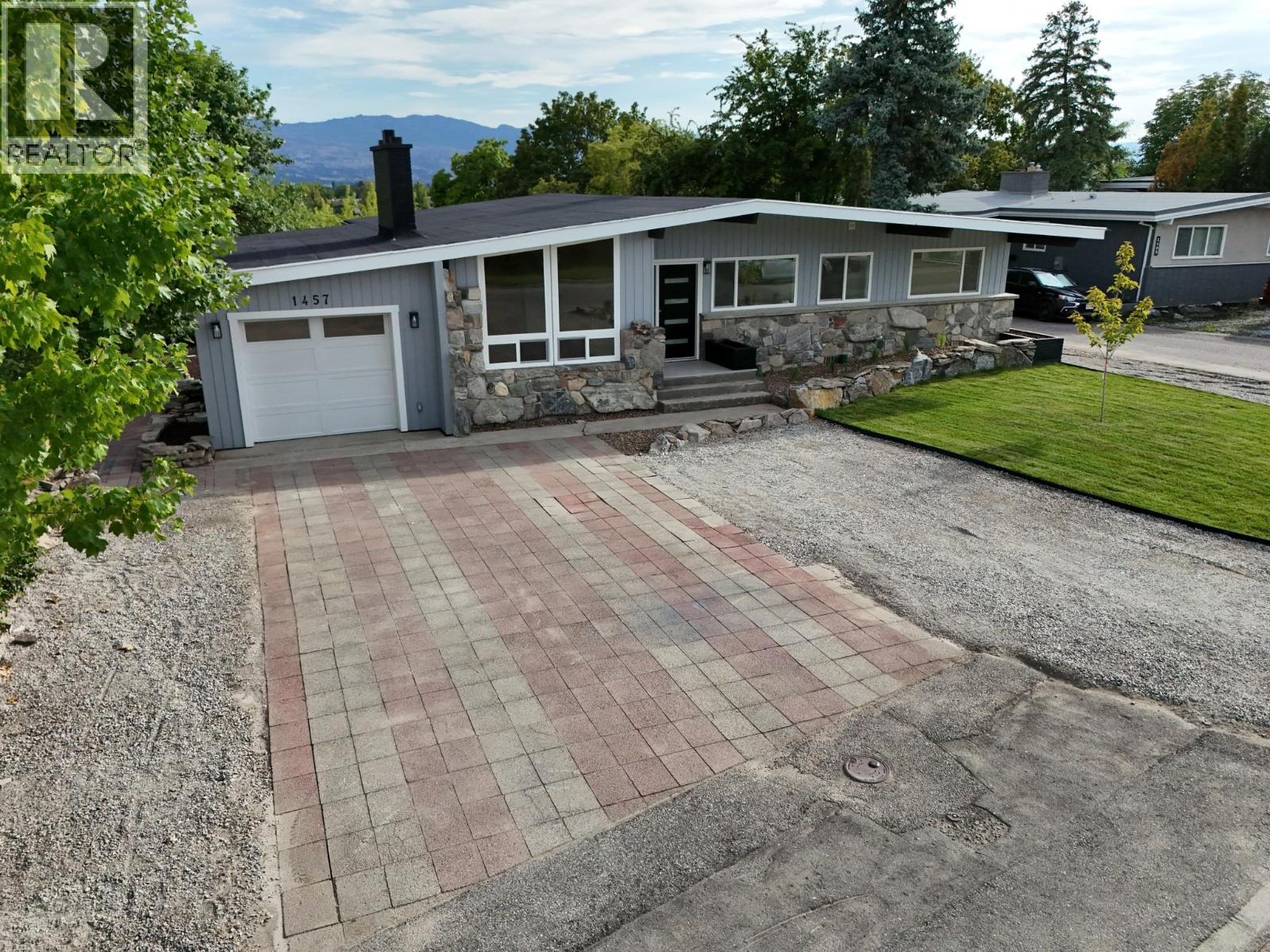 Photo 10 of 1457 Alta Vista Road, Kelowna BC
