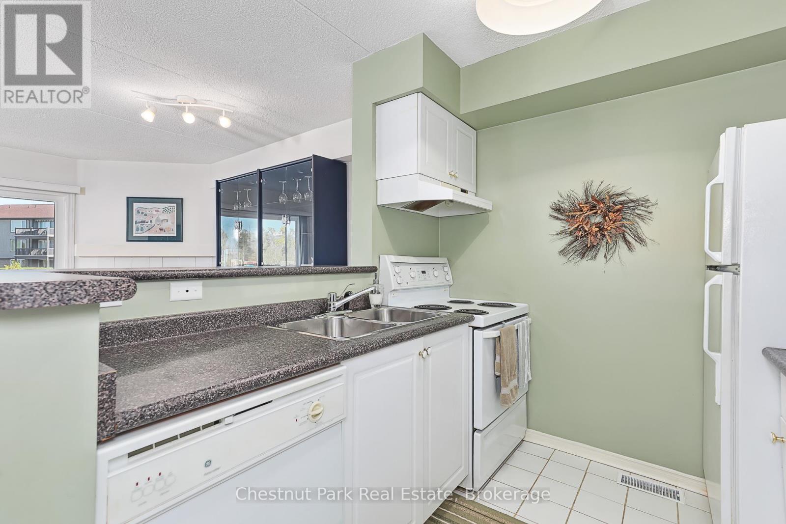 Photo 15 of 701 Johnston Park Avenue, Collingwood ON