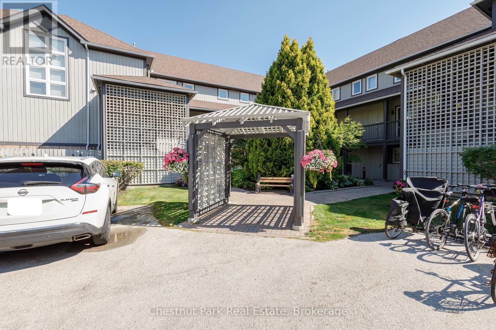 Photo 5 of 701 Johnston Park Avenue, Collingwood ON