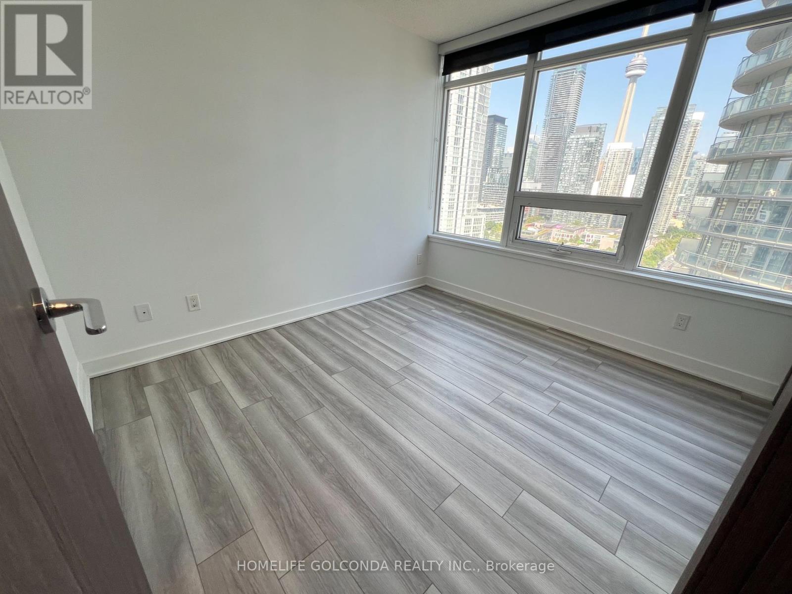 Photo 10 of 2515 17 Bathurst Street, Toronto ON
