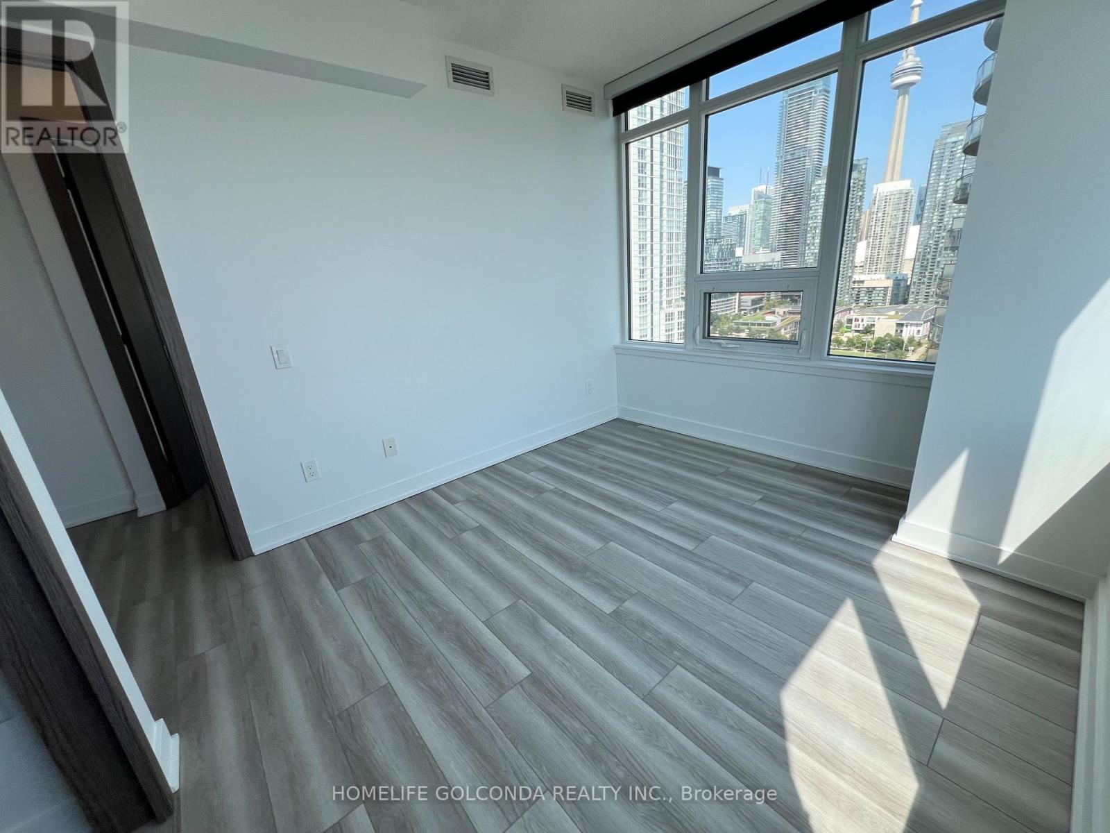 Photo 17 of 2515 17 Bathurst Street, Toronto ON