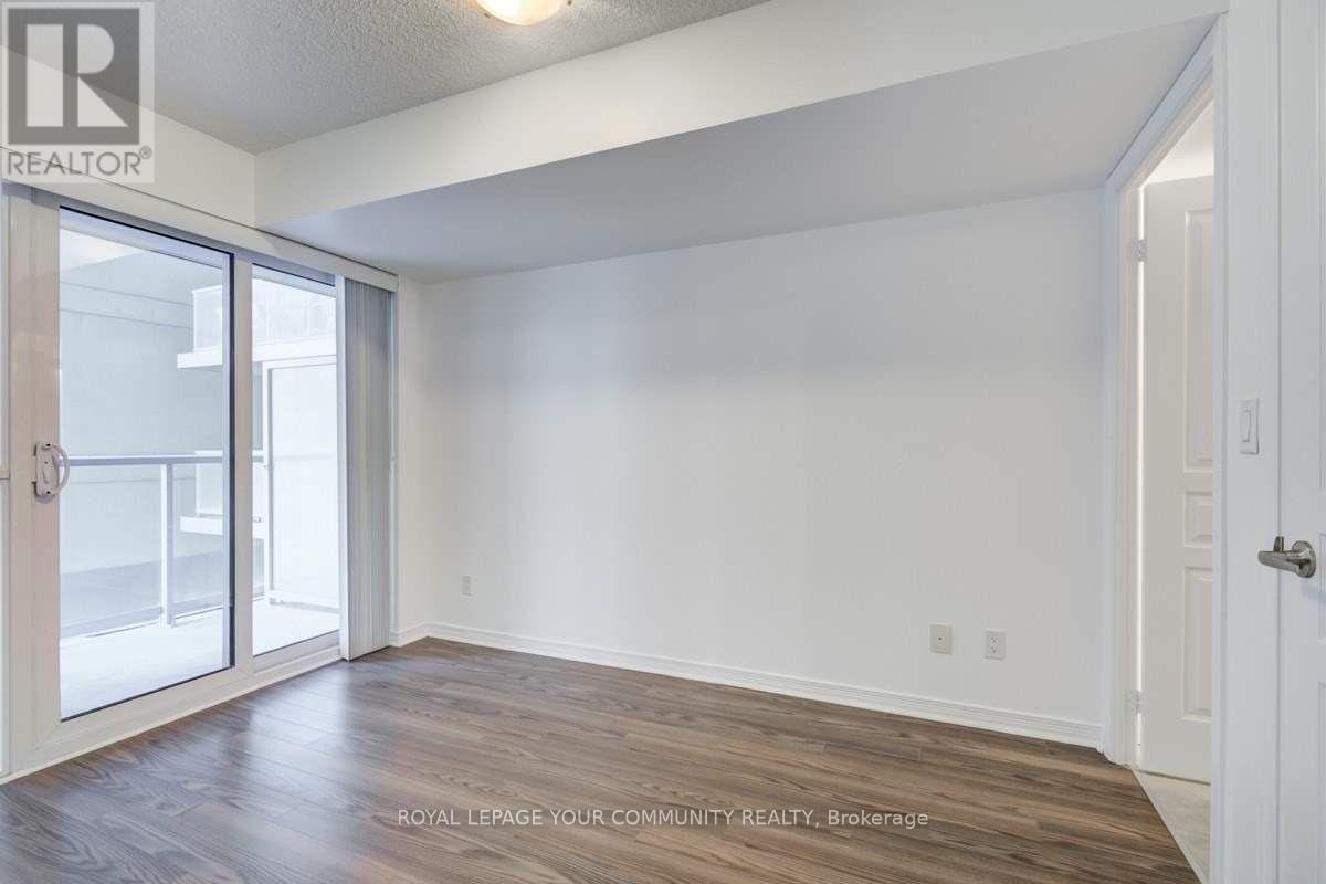 Photo 19 of 421 352 Front Street W, Toronto ON