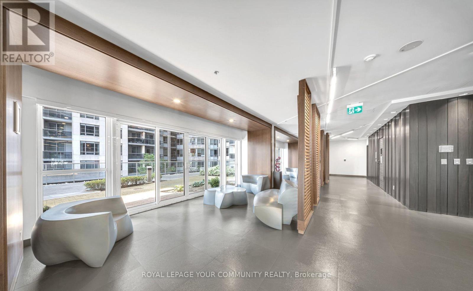 Photo 9 of 421 352 Front Street W, Toronto ON