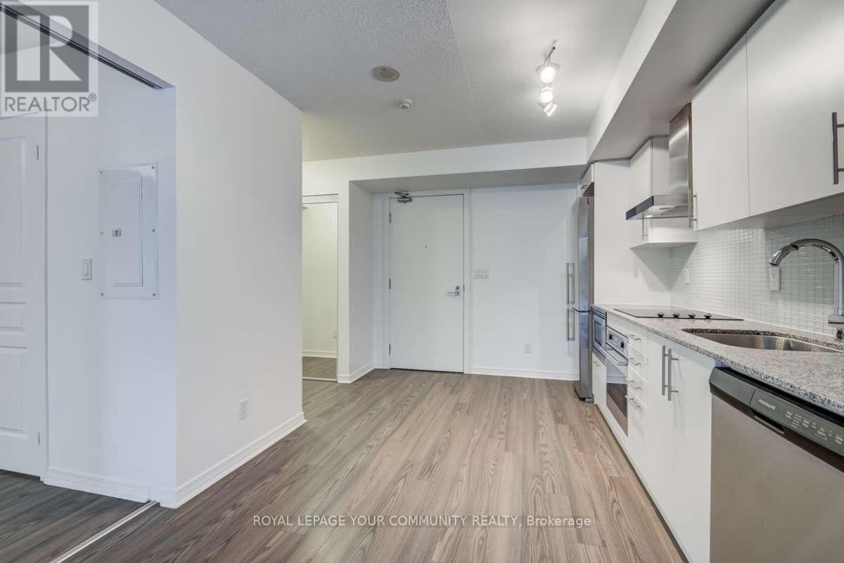 Photo 18 of 421 352 Front Street W, Toronto ON