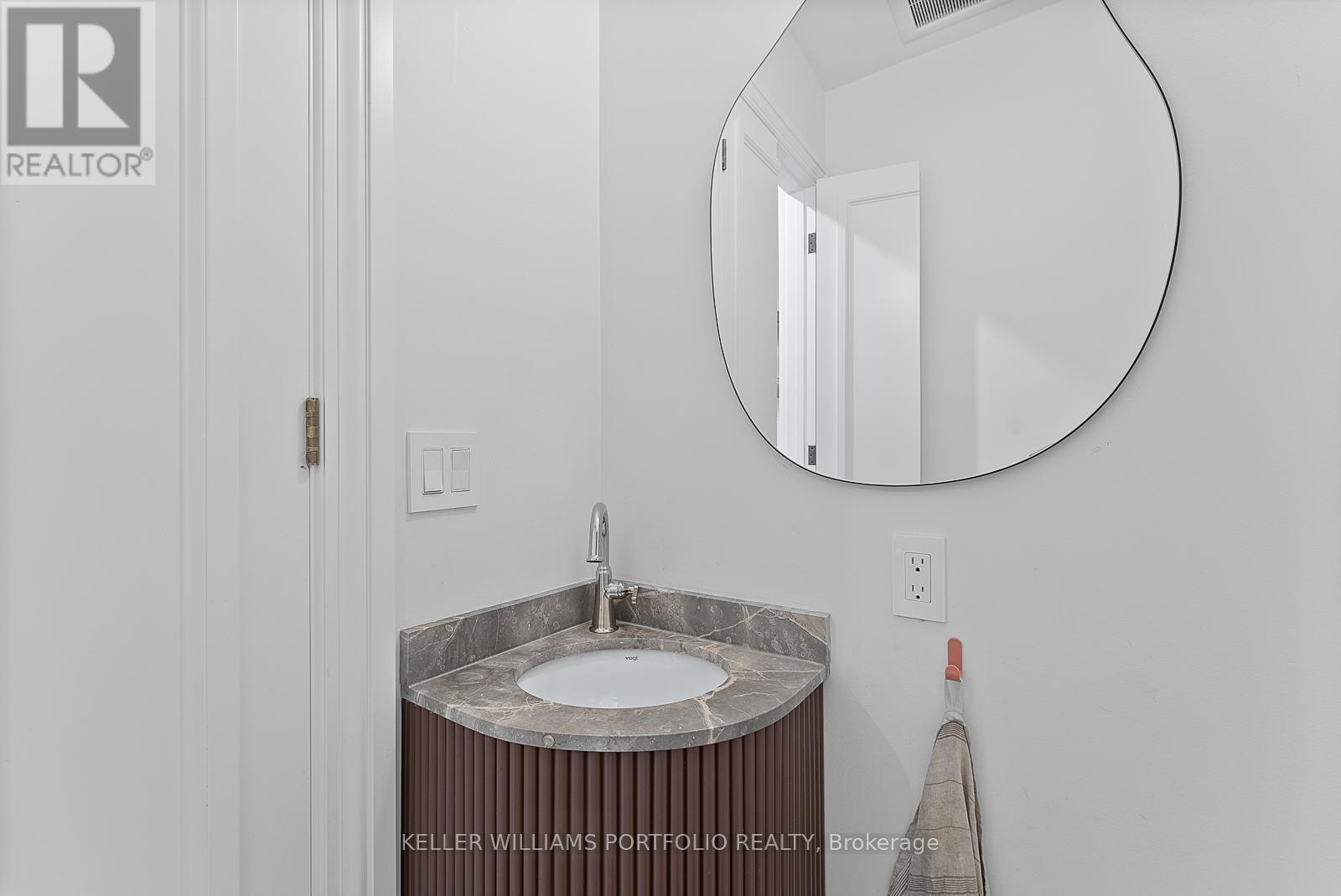 Photo 16 of 493 Sackville Street, Toronto ON