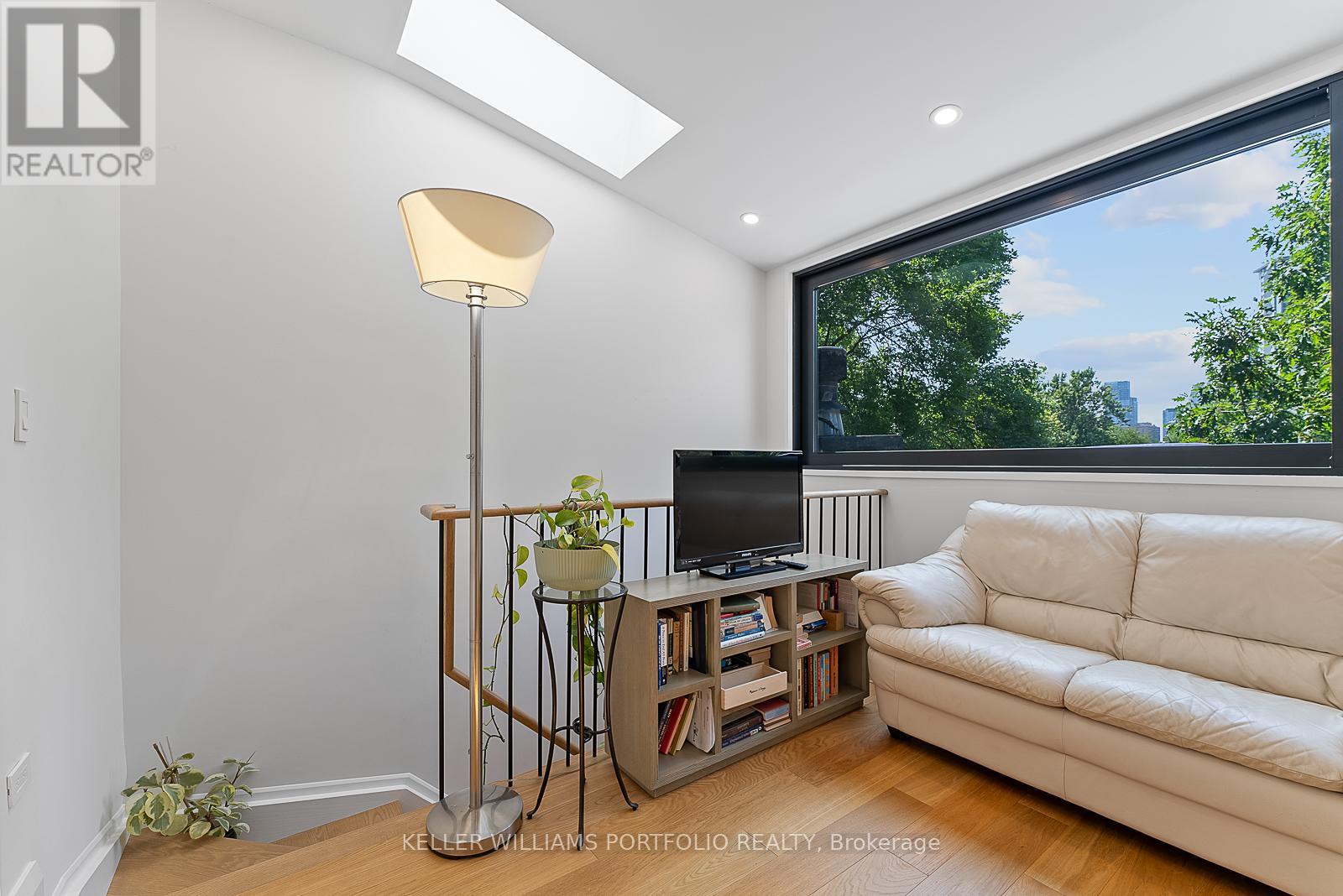 Photo 33 of 493 Sackville Street, Toronto ON