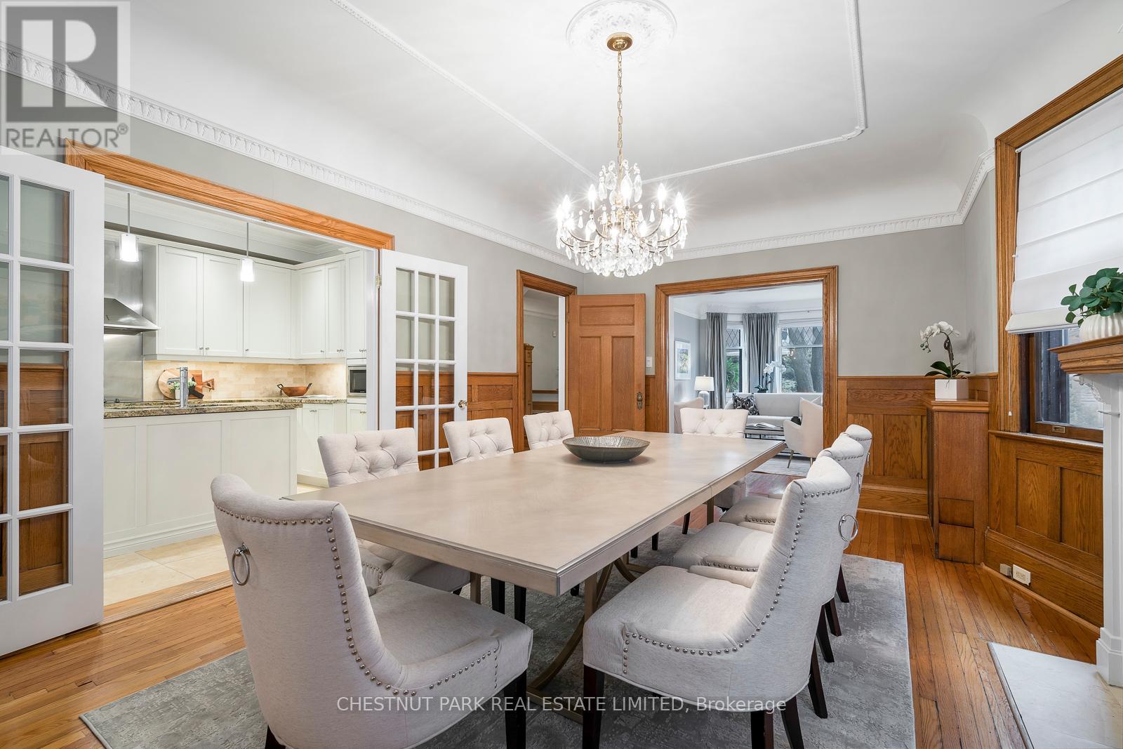 Photo 11 of 40 Admiral Road, Toronto ON