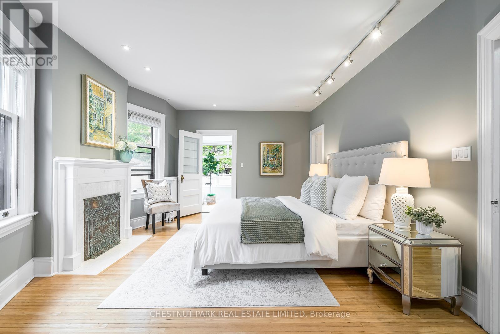 Photo 19 of 40 Admiral Road, Toronto ON