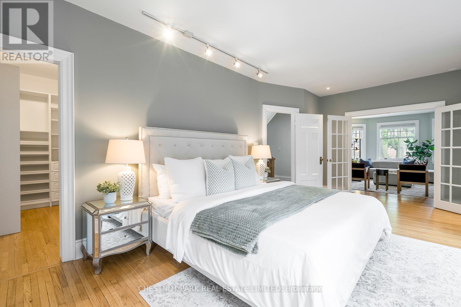 Photo 20 of 40 Admiral Road, Toronto ON