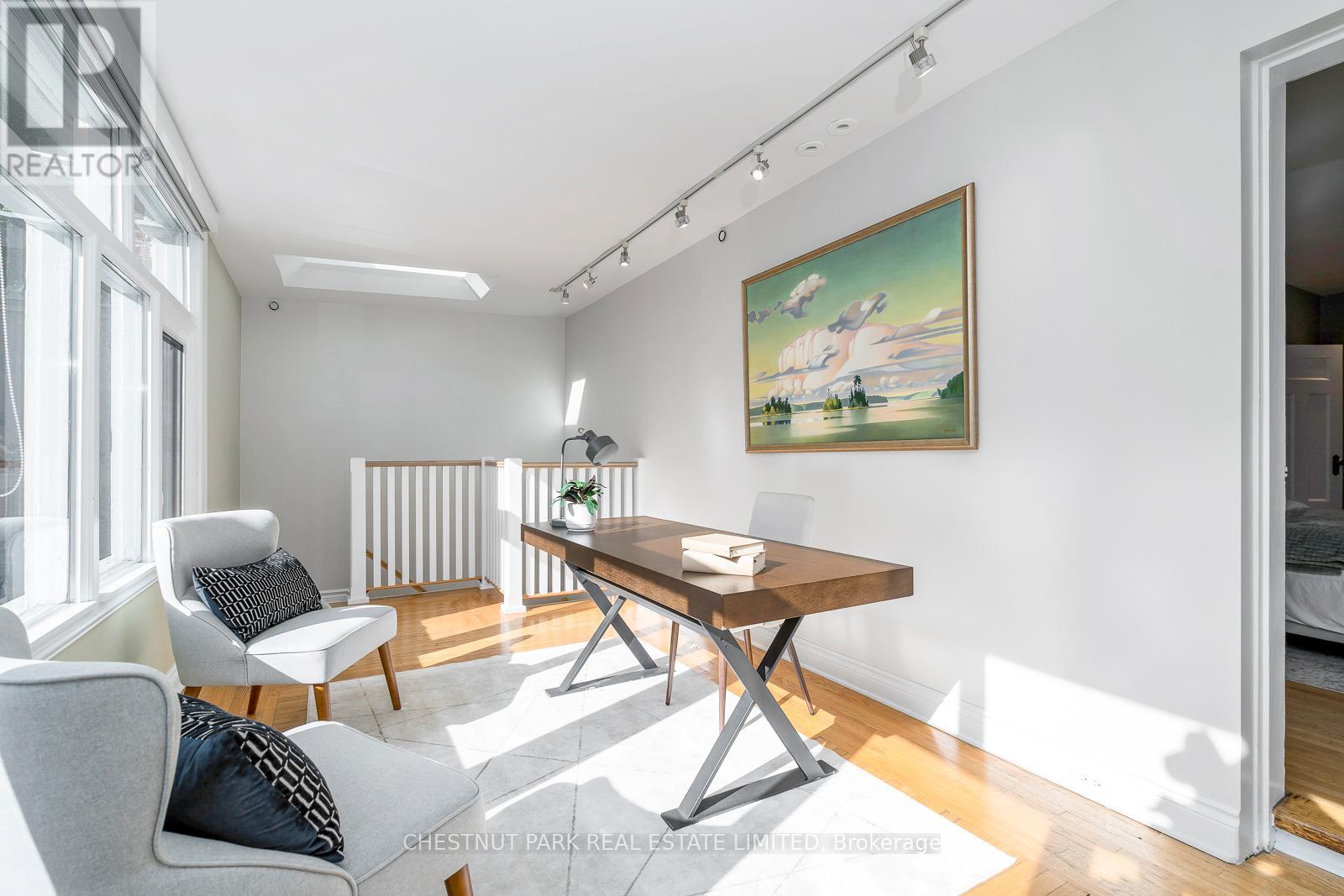 Photo 22 of 40 Admiral Road, Toronto ON