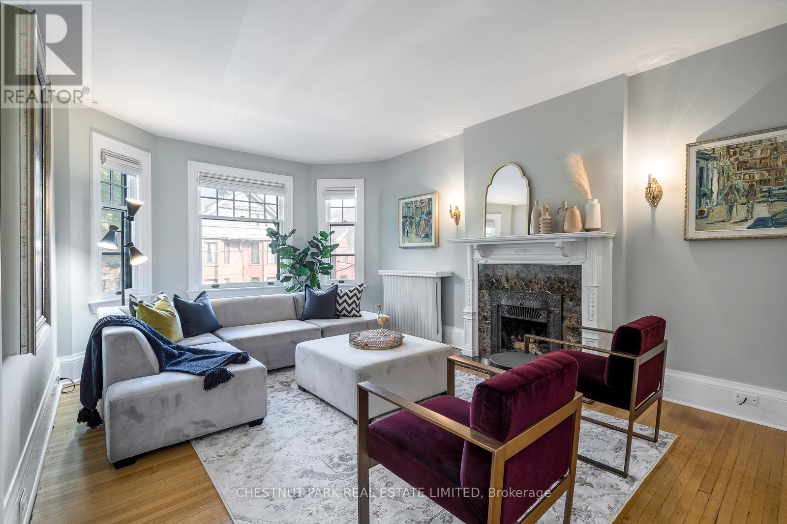 Photo 23 of 40 Admiral Road, Toronto ON