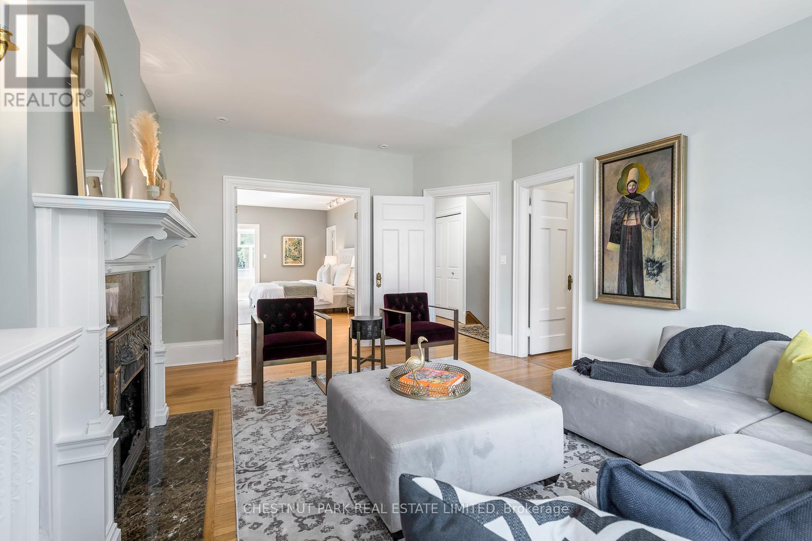 Photo 24 of 40 Admiral Road, Toronto ON