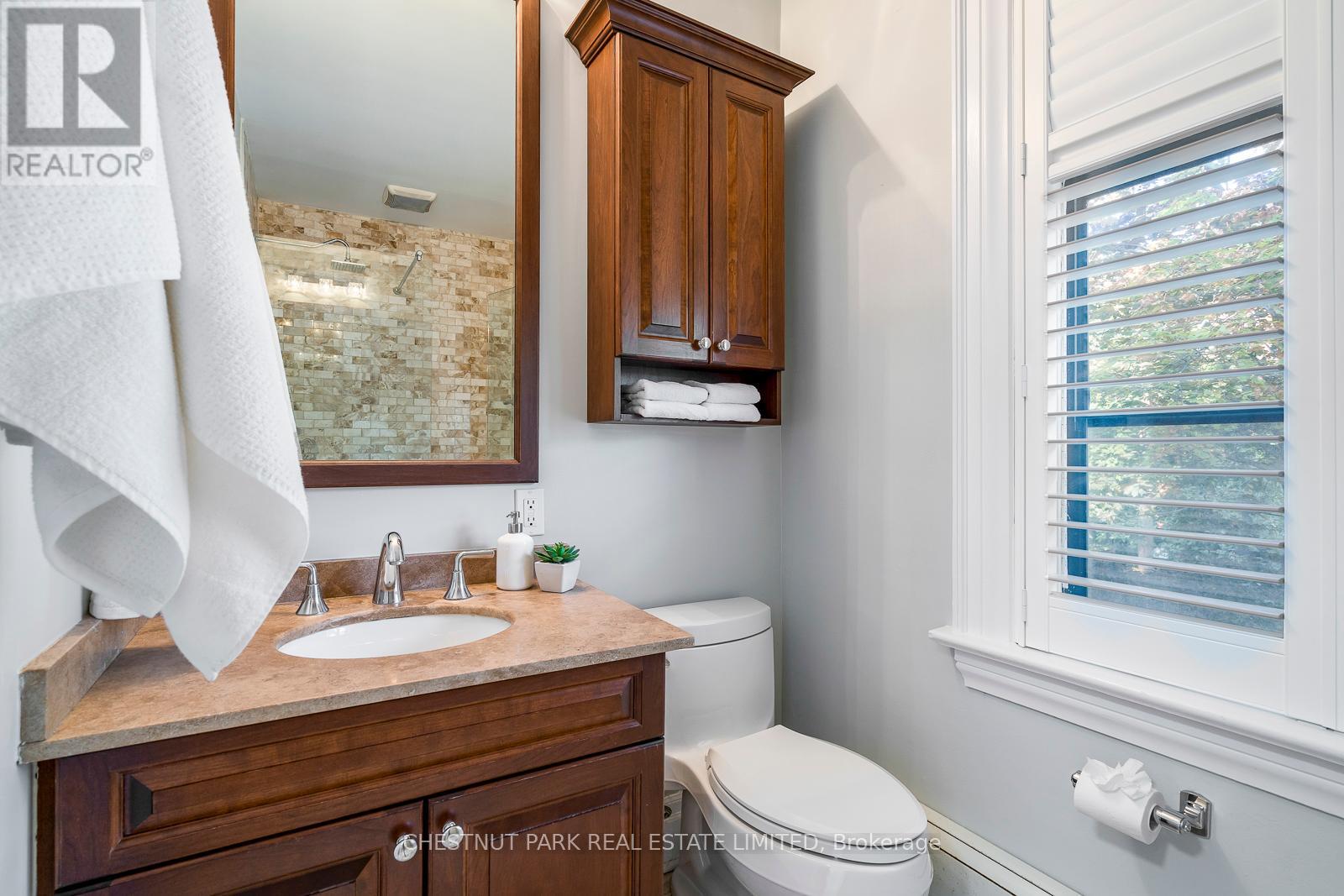 Photo 29 of 40 Admiral Road, Toronto ON