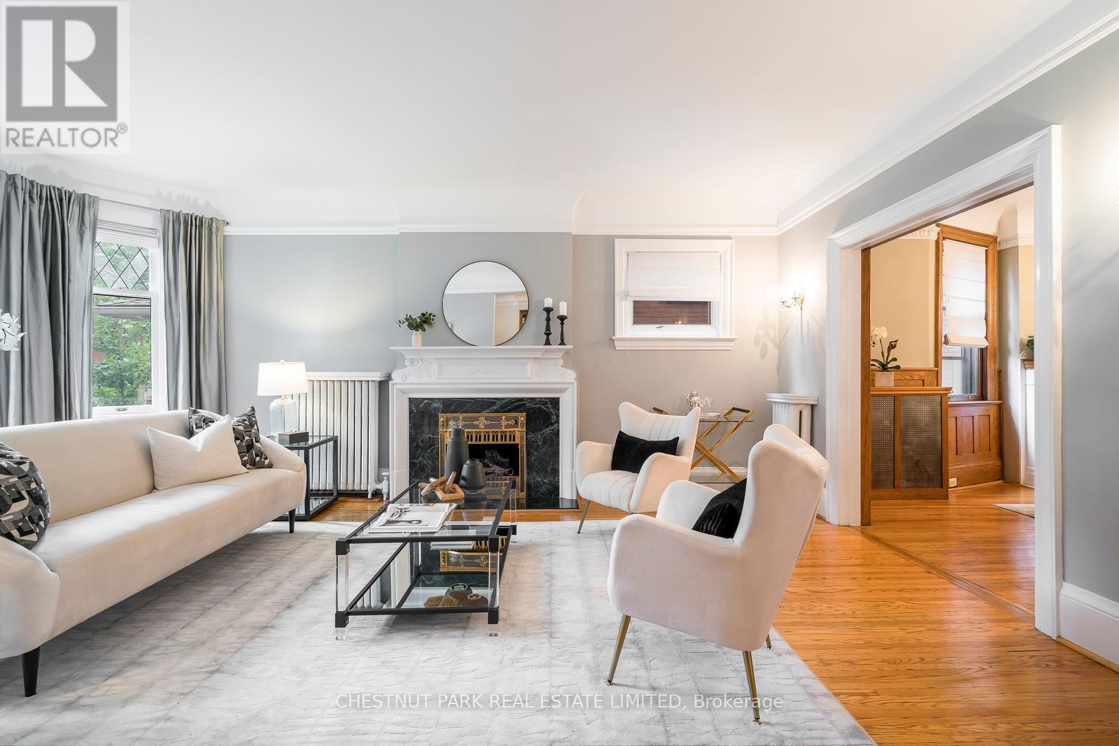 Photo 6 of 40 Admiral Road, Toronto ON