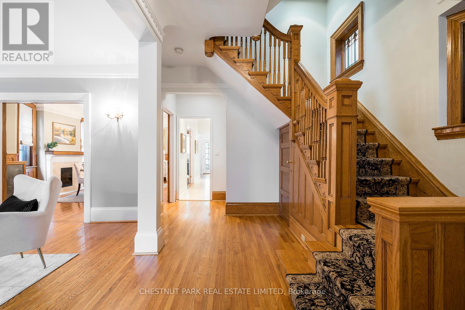 Photo 7 of 40 Admiral Road, Toronto ON
