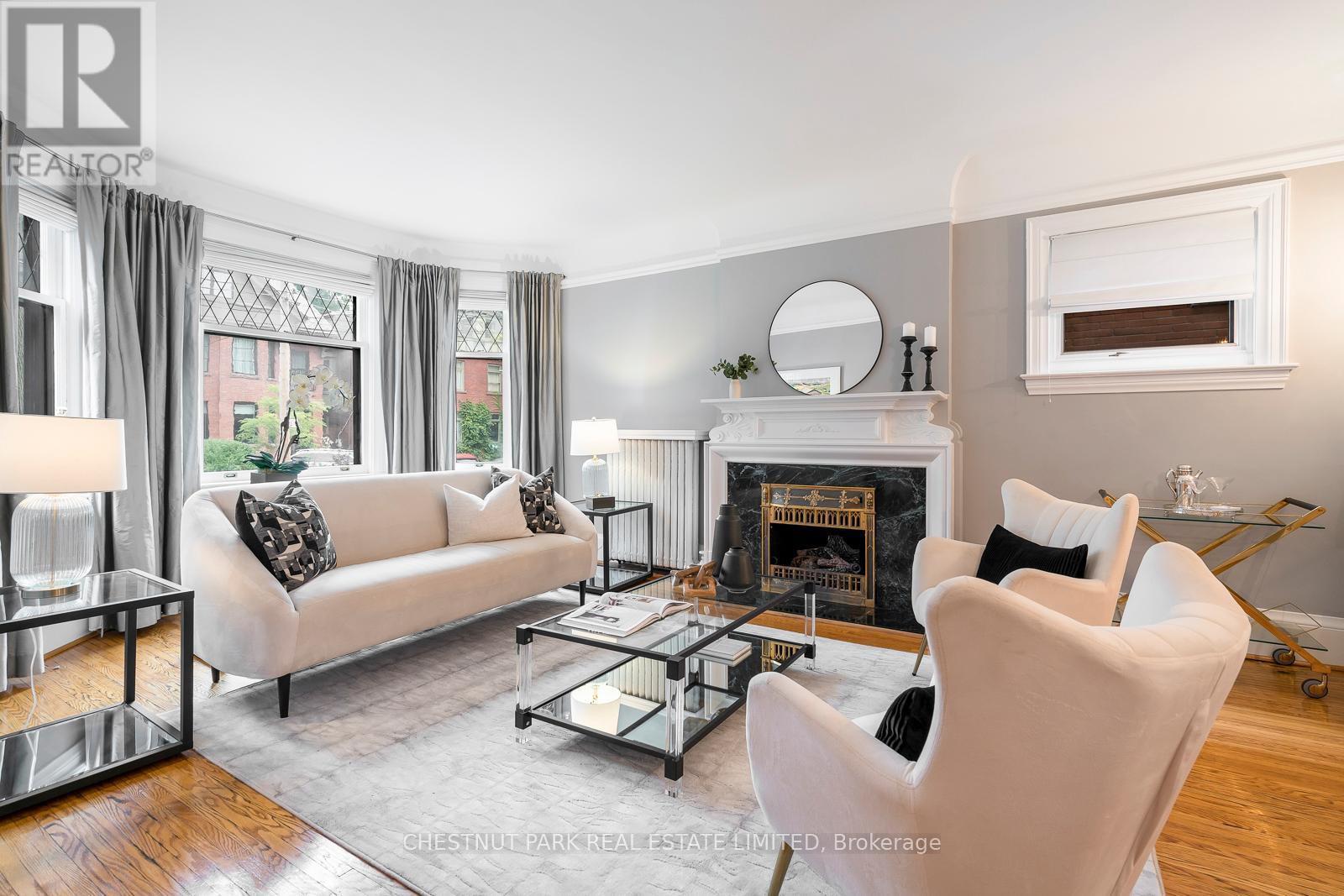 Photo 8 of 40 Admiral Road, Toronto ON