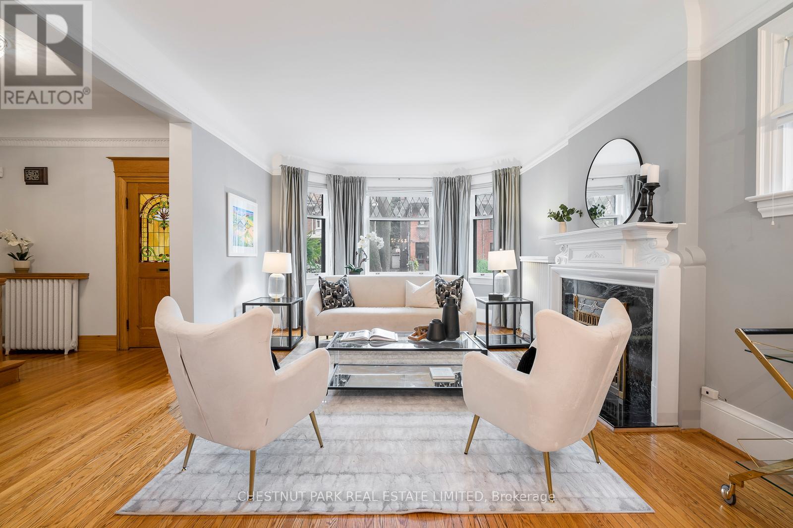 Photo 9 of 40 Admiral Road, Toronto ON
