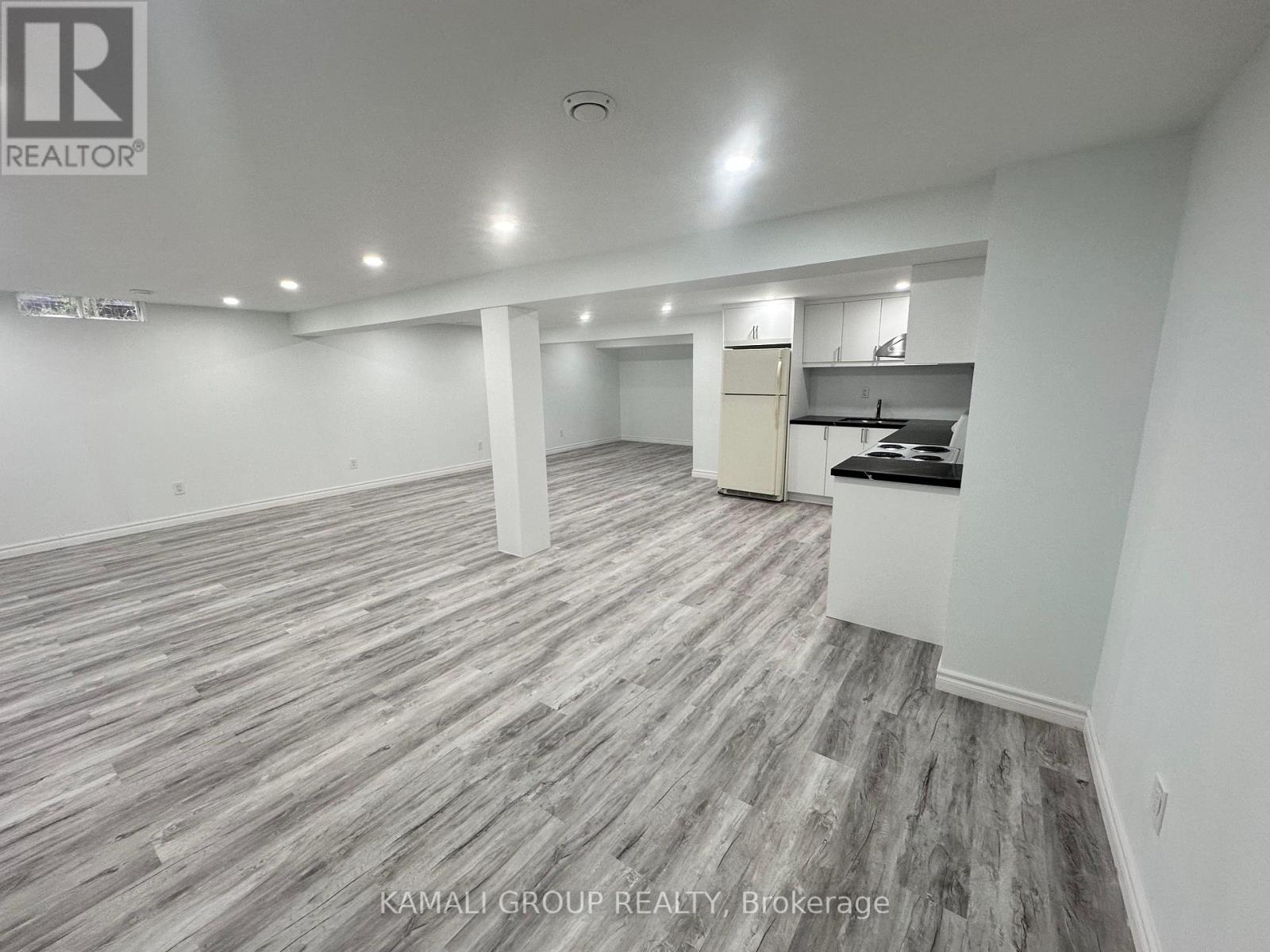 Photo 4 of Bsmt 25 Lewin Crescent, Ajax ON