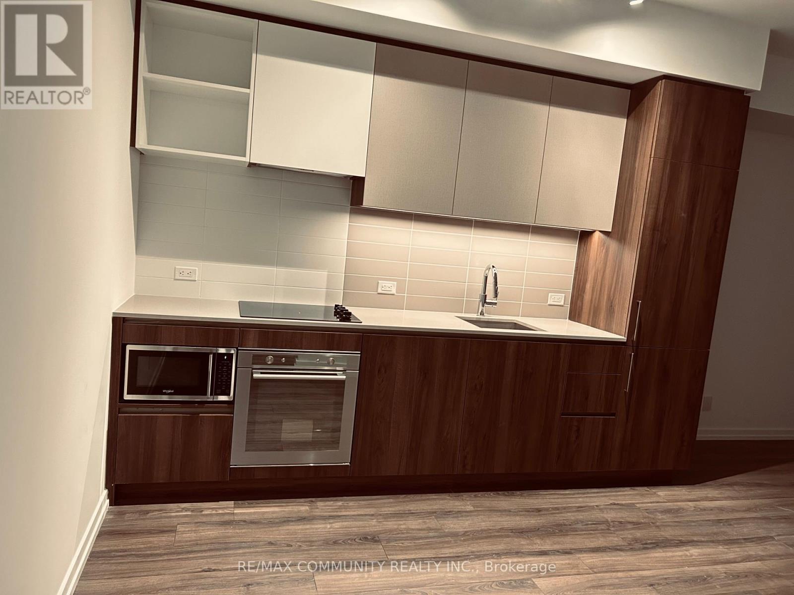 Photo 8 of 5111 7890 Jane Street, Vaughan ON