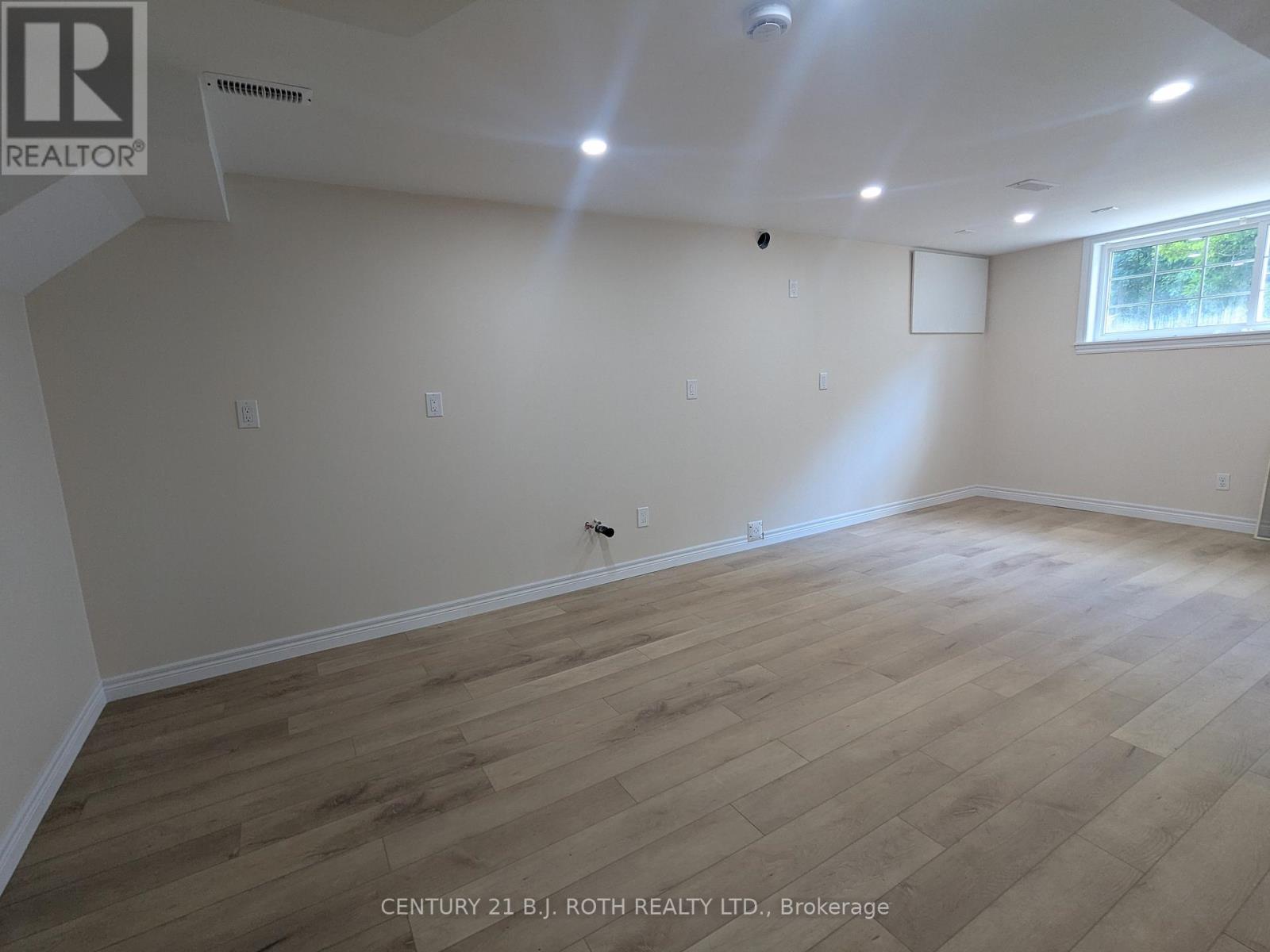 Photo 11 of 756 Hastings Avenue, Innisfil ON