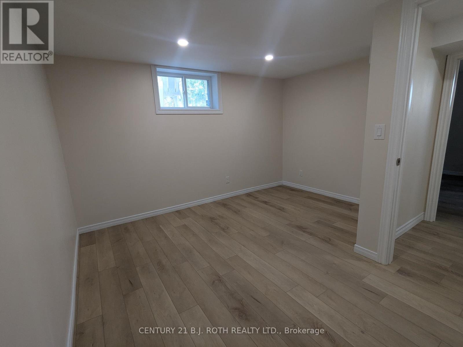Photo 15 of 756 Hastings Avenue, Innisfil ON