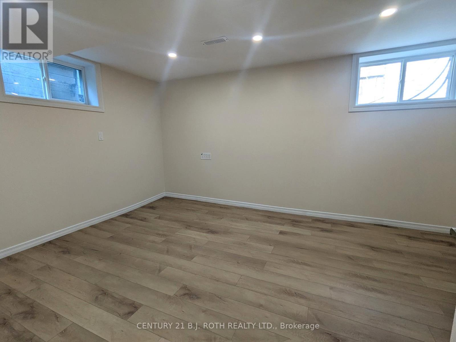 Photo 16 of 756 Hastings Avenue, Innisfil ON